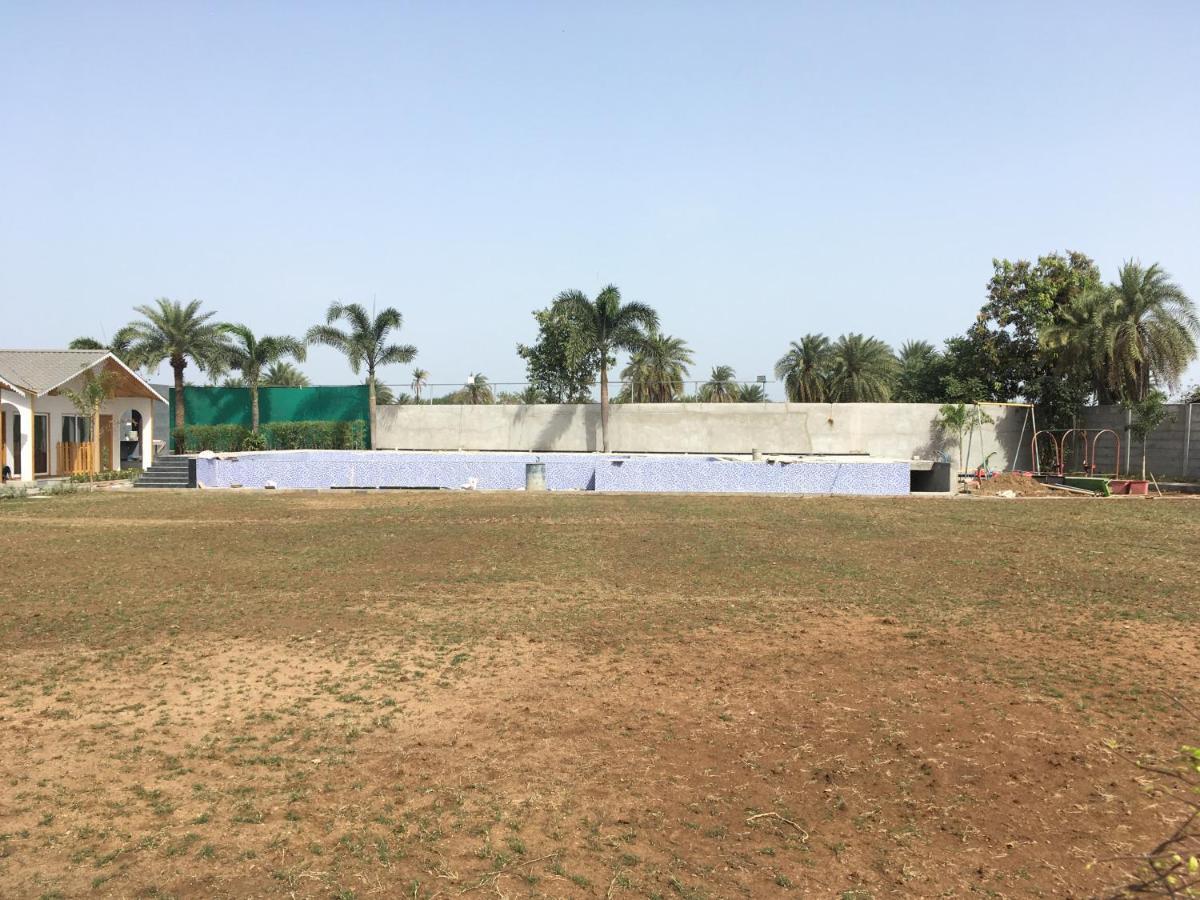 Vits Daman Devka Beach Extérieur photo