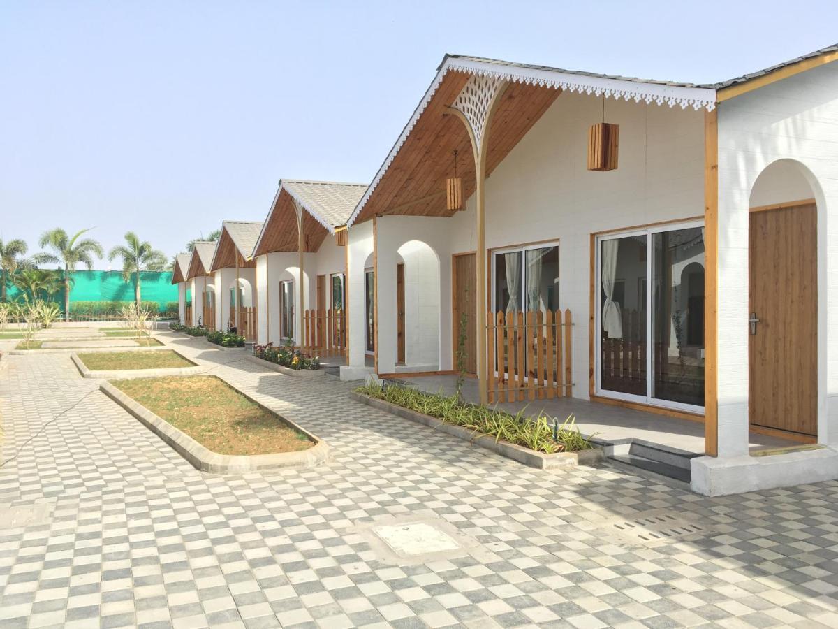 Vits Daman Devka Beach Extérieur photo