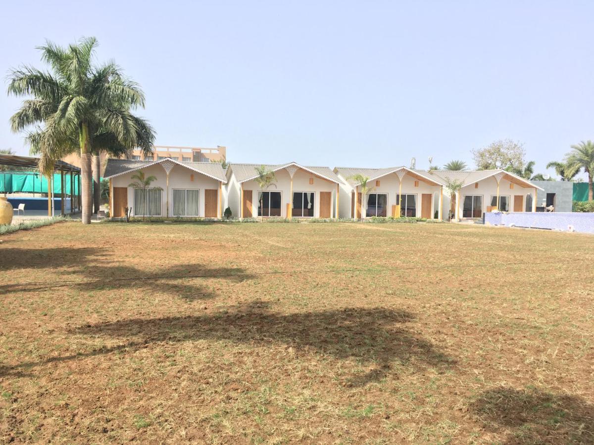 Vits Daman Devka Beach Extérieur photo