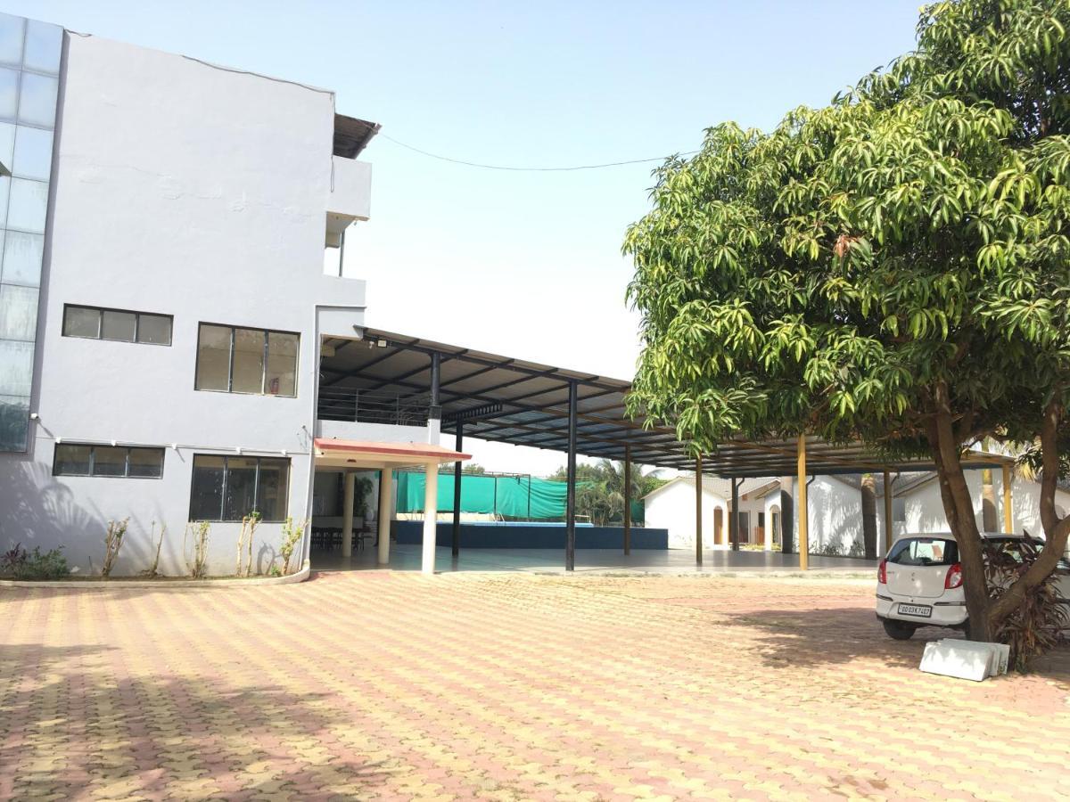 Vits Daman Devka Beach Extérieur photo